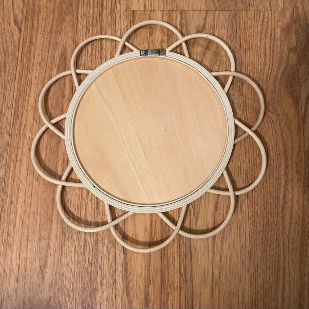 ‼️Small Rattan Flower Mirror‼️
